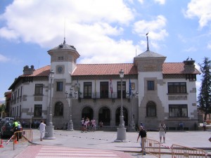 Ayuntamiento-de-El-Espinar-300x225